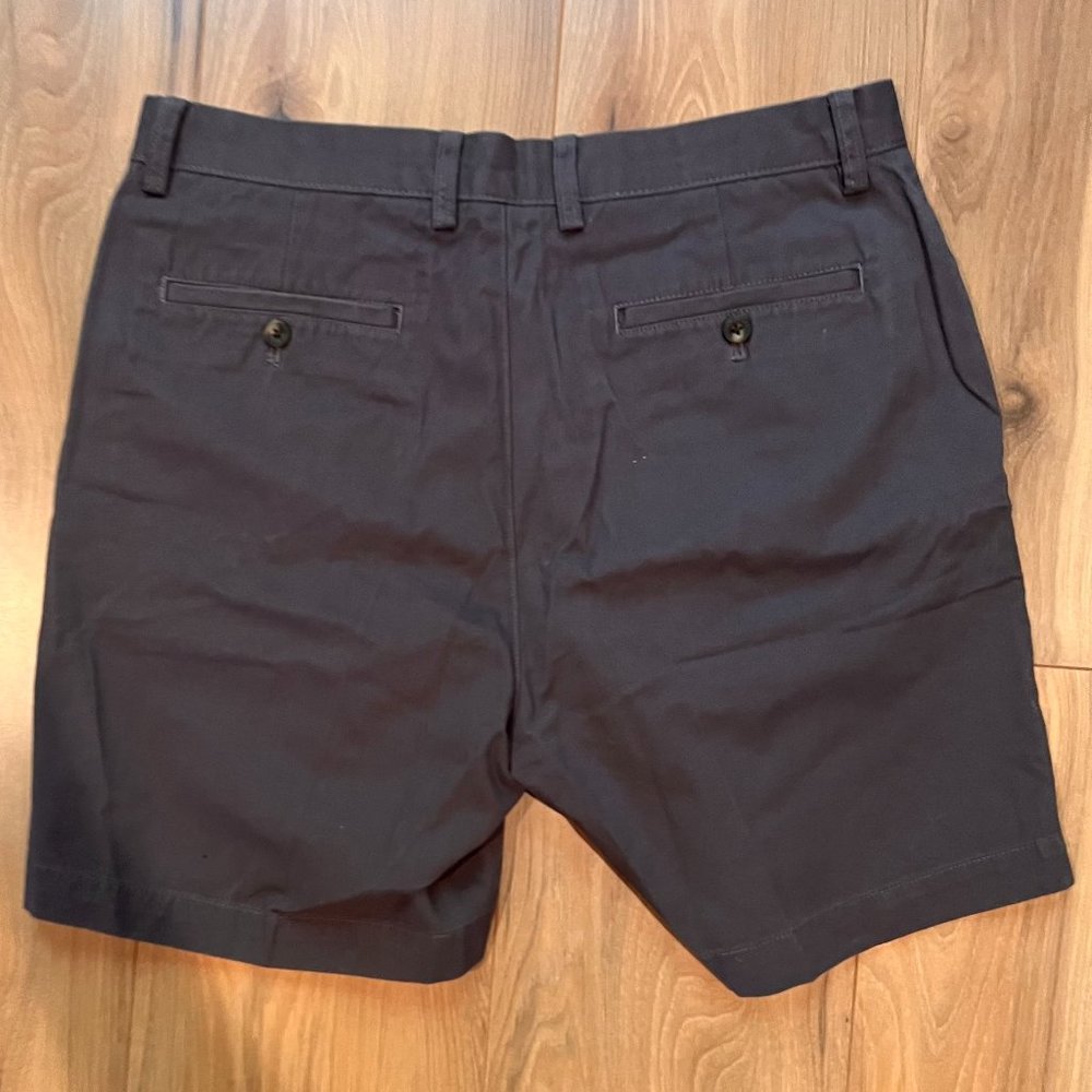 Amazon Essentials Men's Classic Fit Short - 7"
